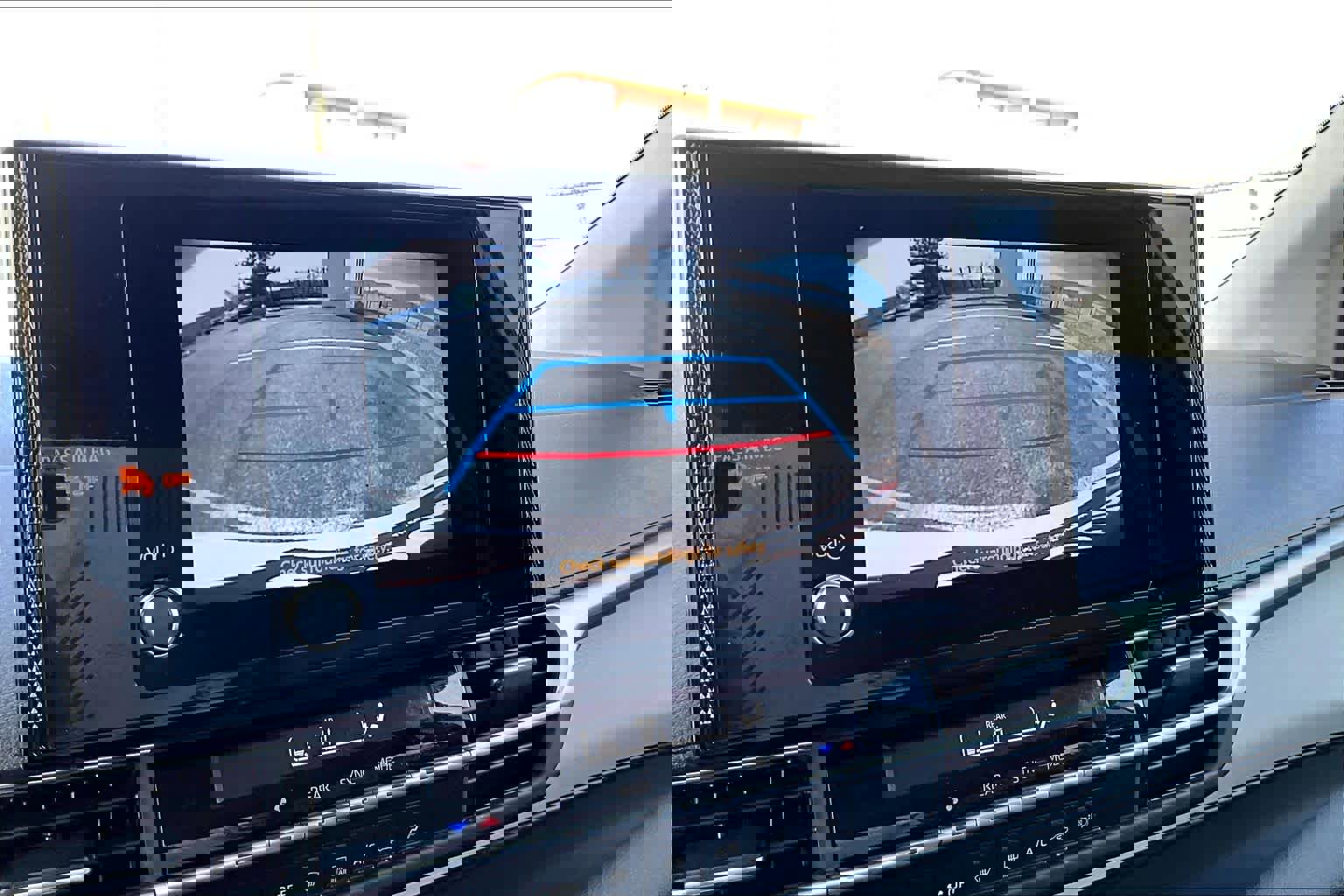 Used 2025 Toyota Sienna LE w/ LE Plus Package image 26