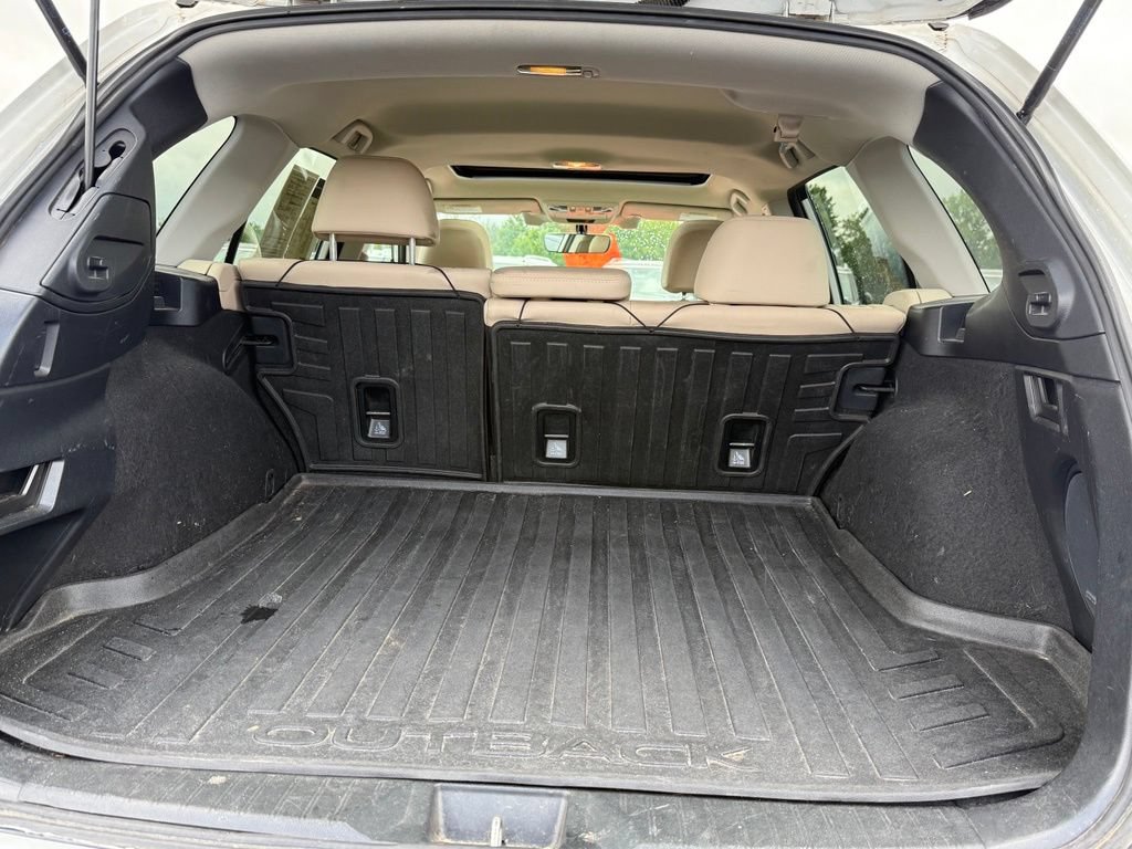 Used 2017 Subaru Outback 2.5i Limited AWD/4WD image 7