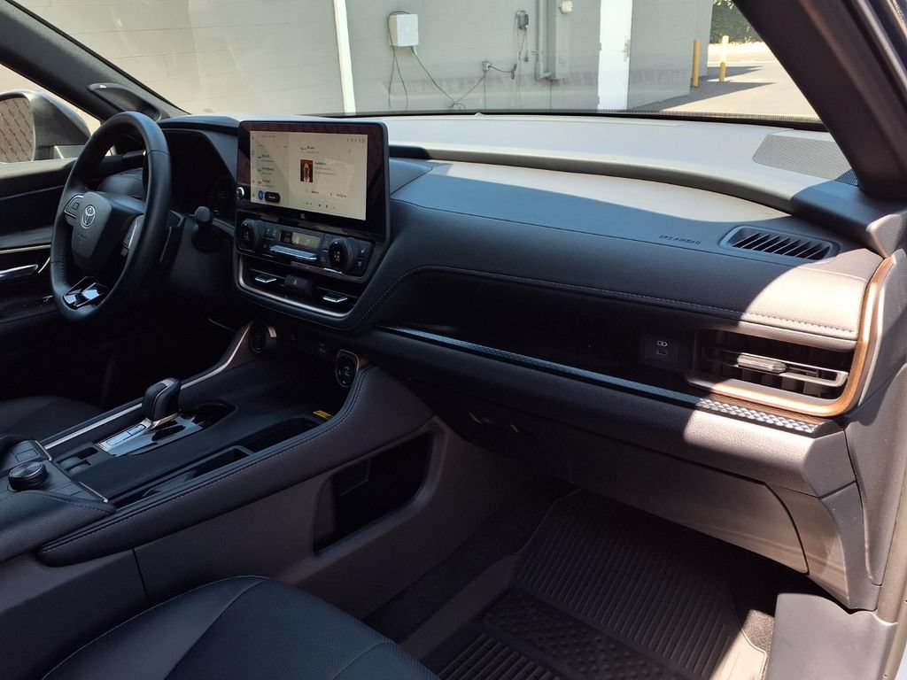 Certified 2025 Toyota Grand Highlander AWD Hybrid image 24