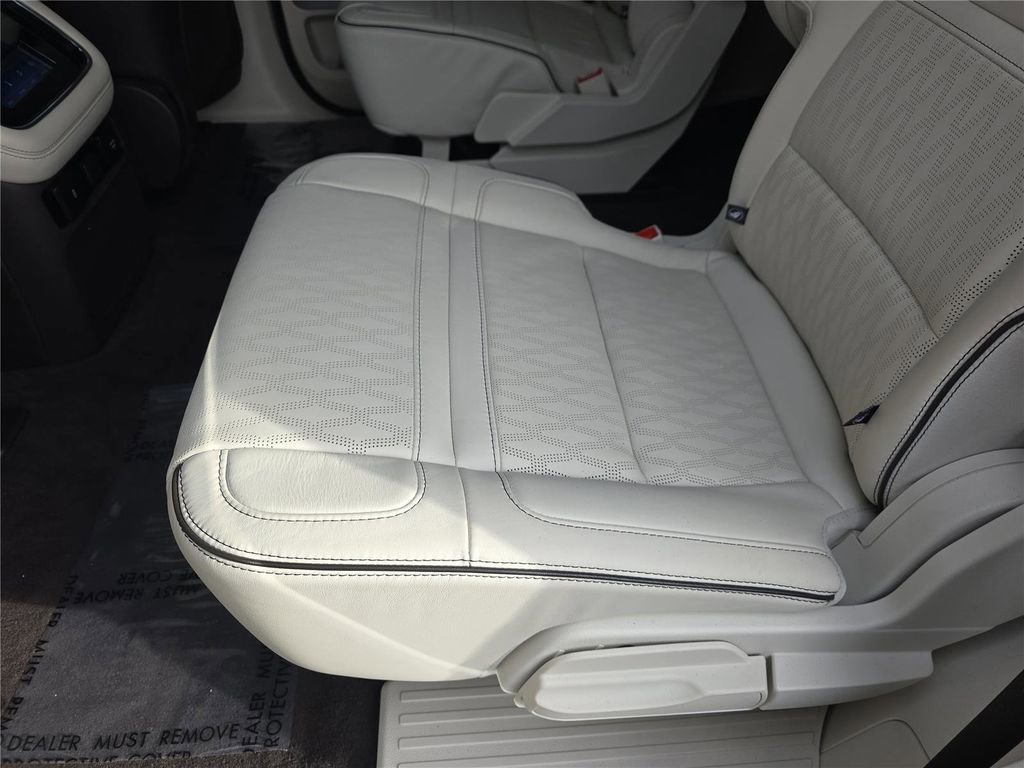Used 2023 Lincoln Navigator Black Label image 15
