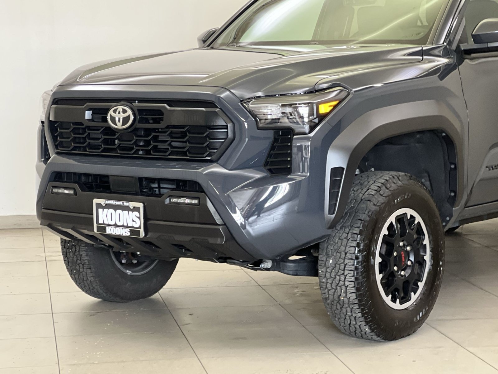 Used 2025 Toyota Tacoma TRD Off-Road AWD/4WD image 27