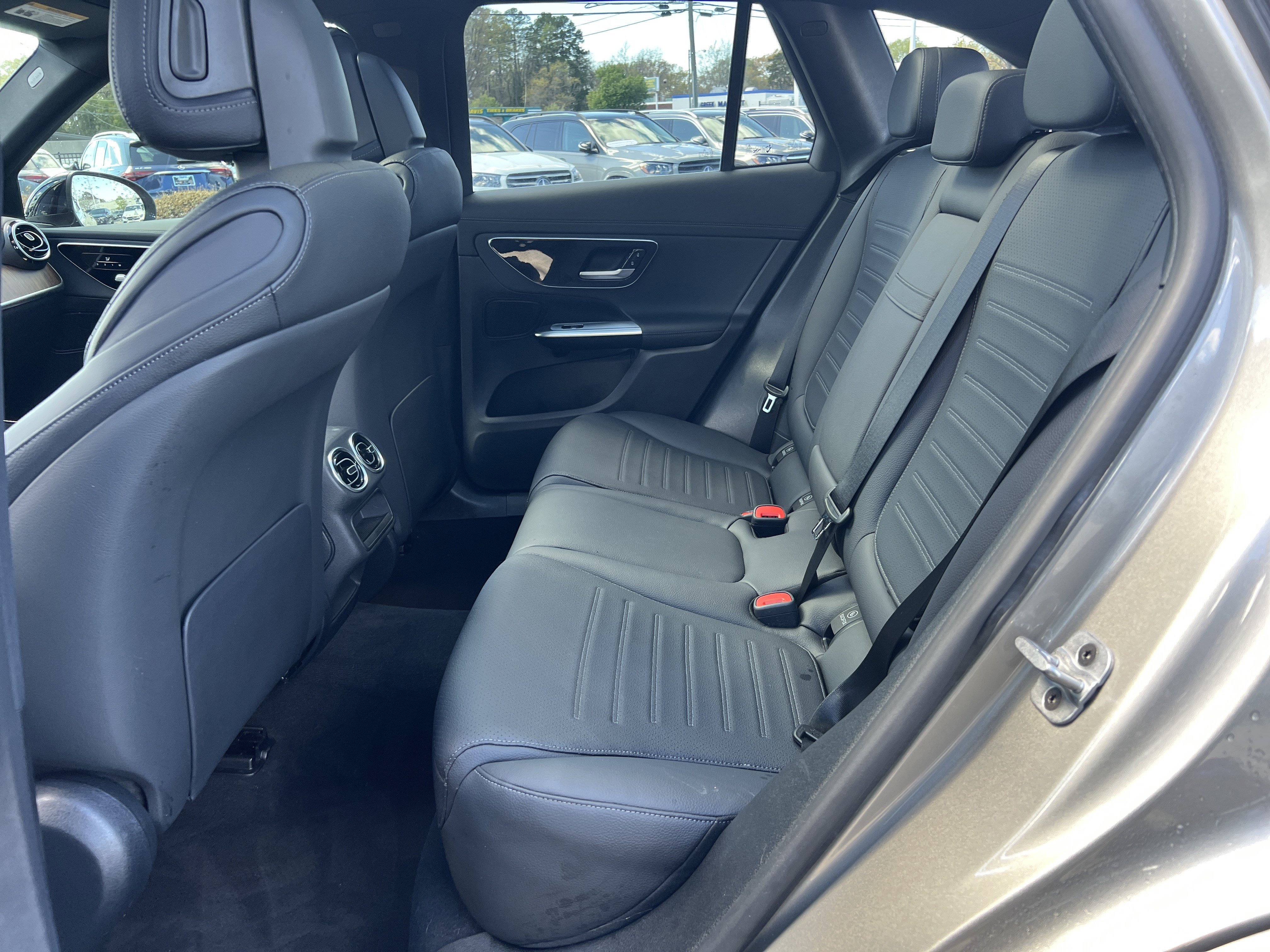 Used 2024 Mercedes-Benz GLC 300 4MATIC w/ AMG Line image 32