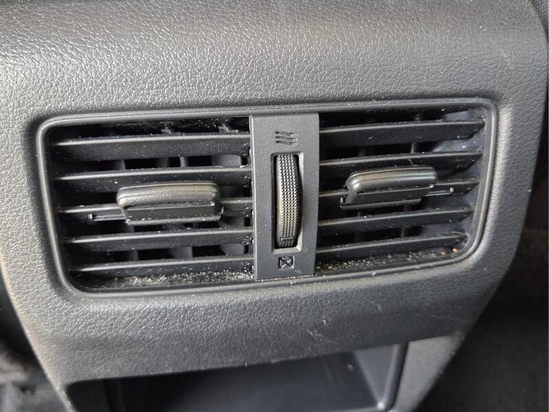 Used 2024 Nissan Rogue S FWD image 13