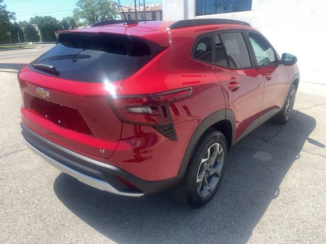 New 2026 Chevrolet Trax LT w/ Driver Confidence Package FWD image 5