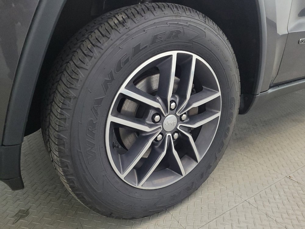 Used 2018 Jeep Grand Cherokee Limited AWD/4WD image 31