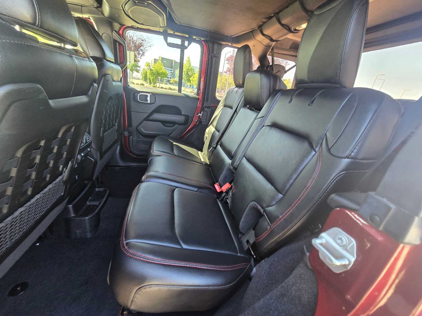 Used 2021 Jeep Wrangler Unlimited Rubicon AWD/4WD image 17