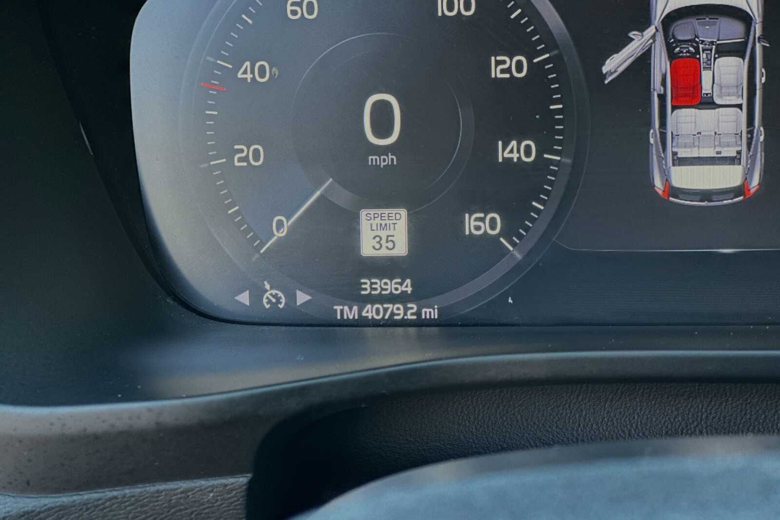 Used 2020 Volvo XC40 T4 Momentum FWD image 25