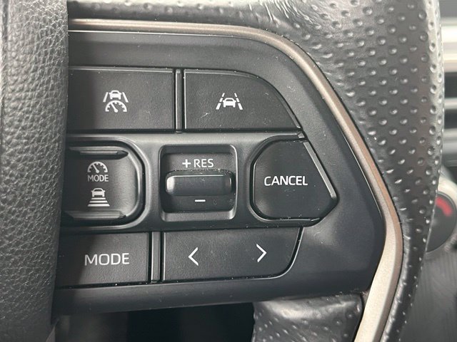 Used 2025 Toyota 4Runner SR5 AWD/4WD image 7