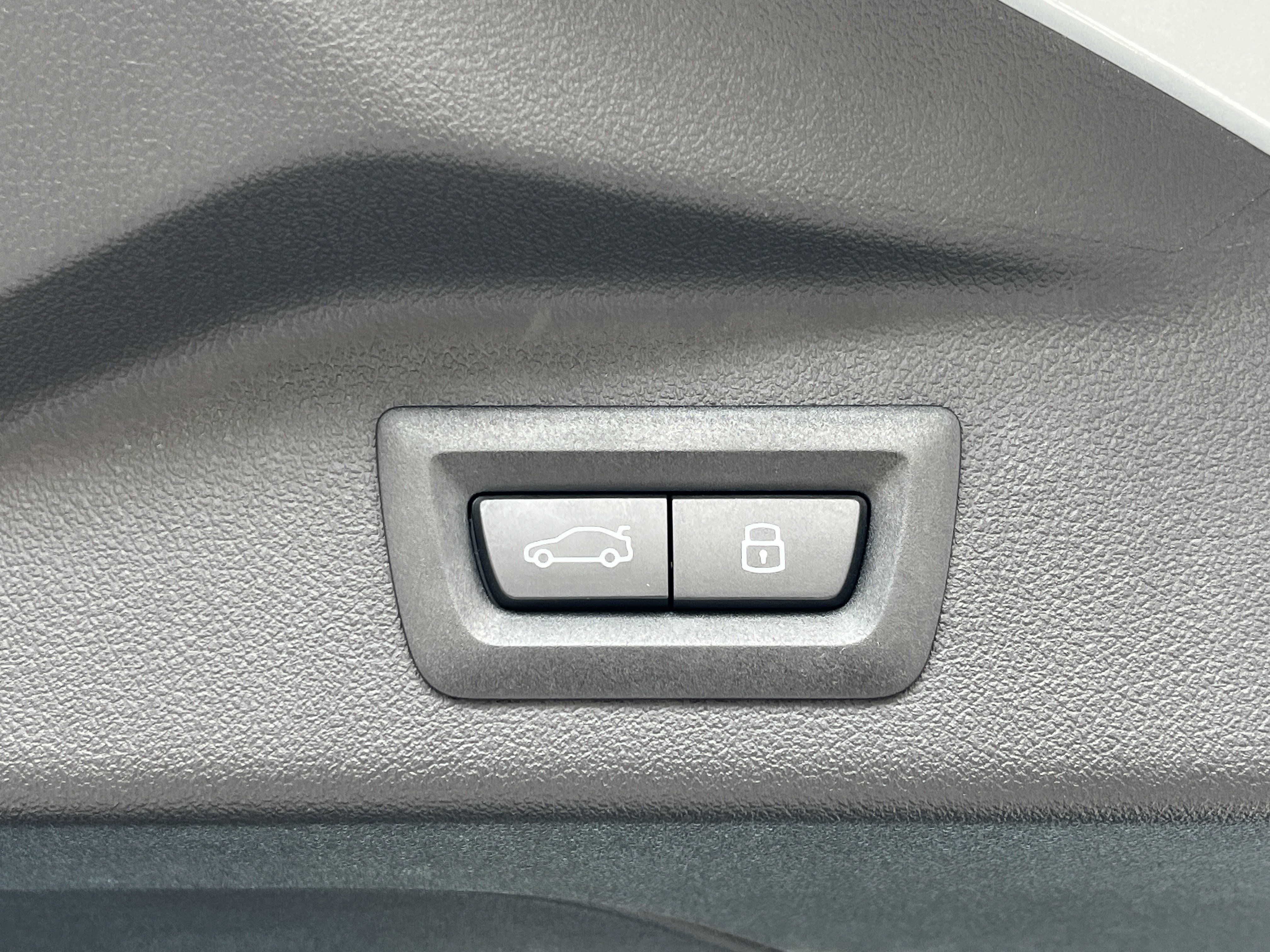 Used 2026 BMW X7 M60i image 32