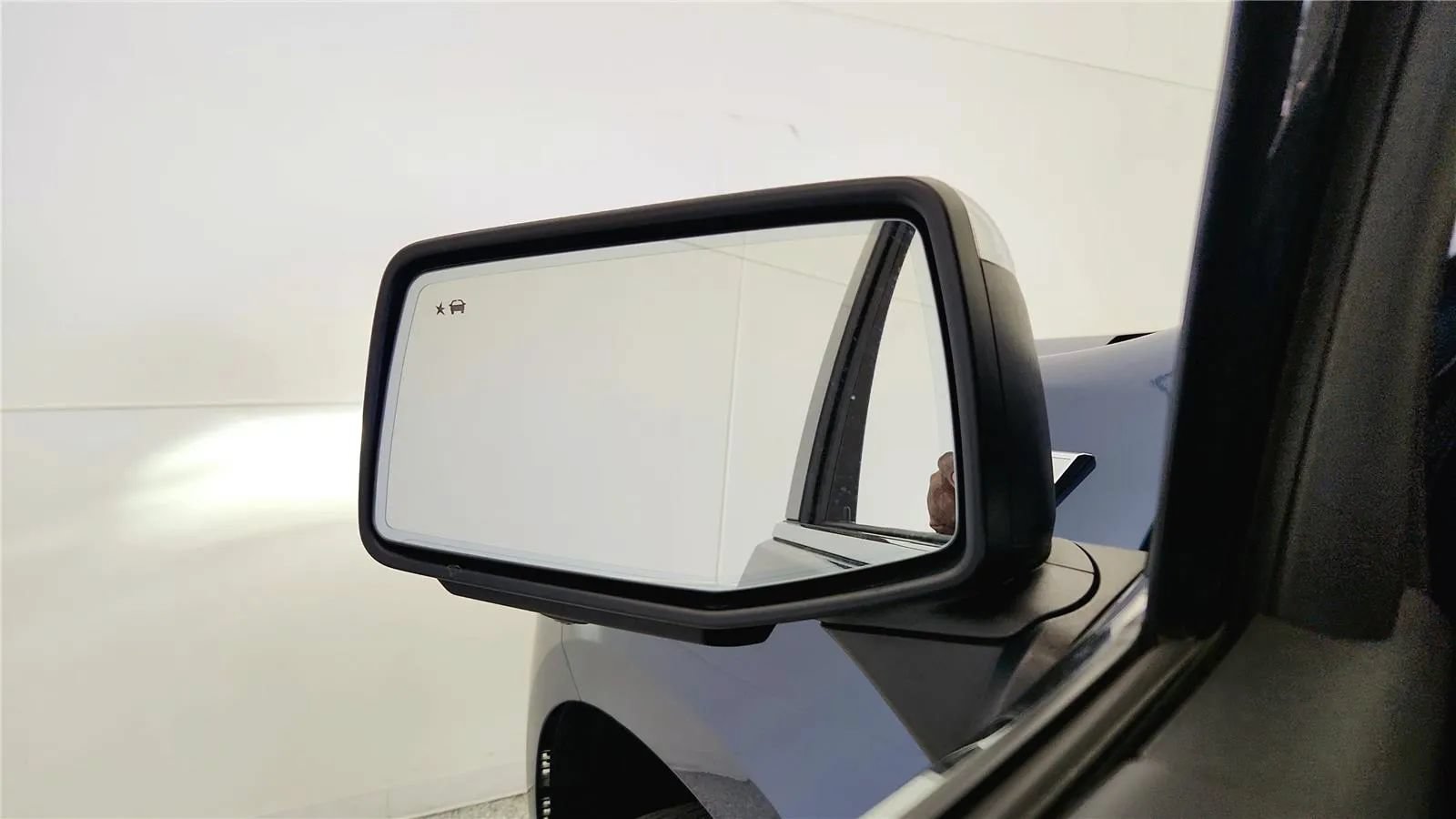 Used 2019 Chevrolet Silverado 1500 LTZ AWD/4WD image 31