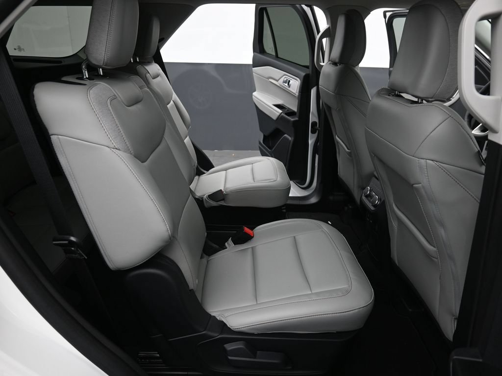 Certified 2025 Ford Explorer Active w/ Active Comfort Package RWD image 23