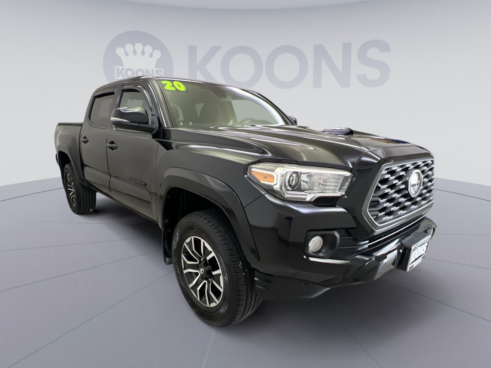Used 2020 Toyota Tacoma TRD Sport AWD/4WD image 2