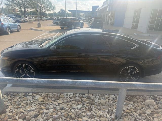 Used 2024 Honda Accord Sport image 9