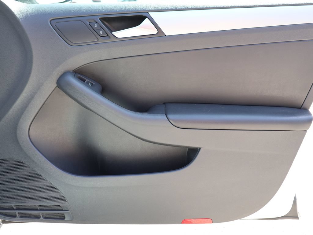 Used 2014 Volkswagen Jetta SE FWD image 7