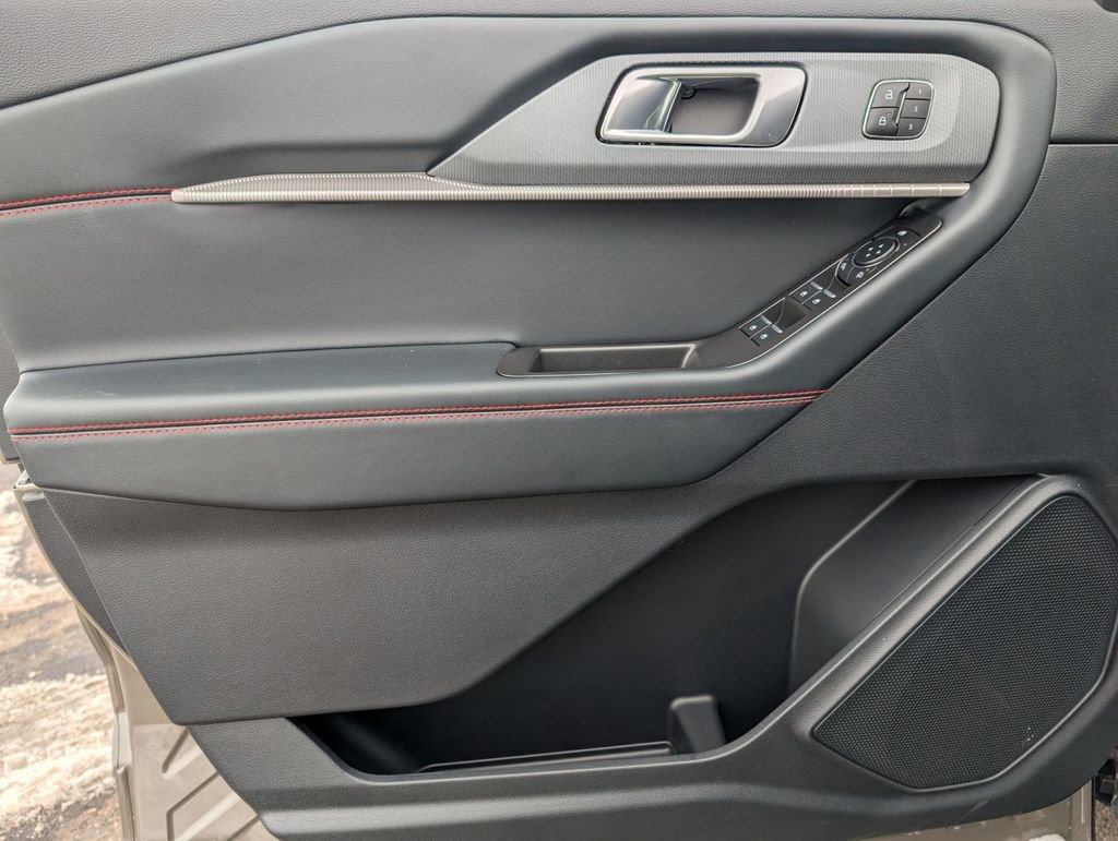 New 2026 Ford Explorer ST-Line w/ ST-Line Street Pack image 21