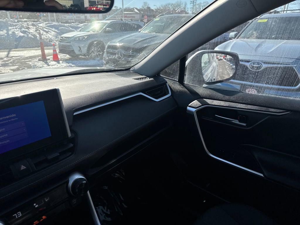 Used 2025 Toyota RAV4 XLE image 27