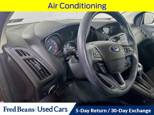 Used 2015 Ford Focus SE w/ SE Cold Weather Package FWD image 9