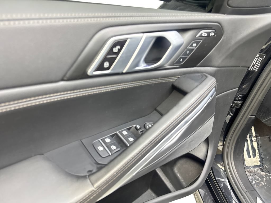 Used 2023 BMW X6 xDrive40i w/ M Sport Package AWD/4WD image 33