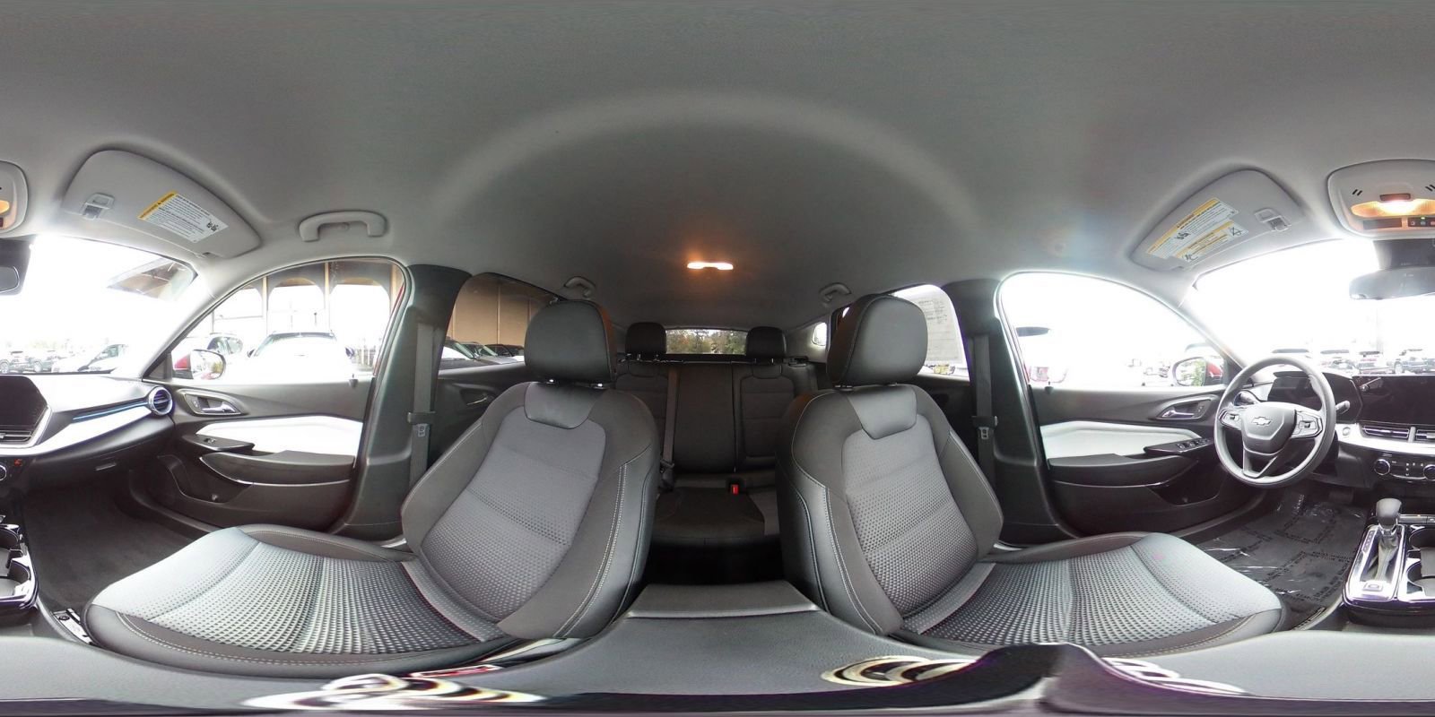 Used 2025 Chevrolet Trax LT FWD image 42