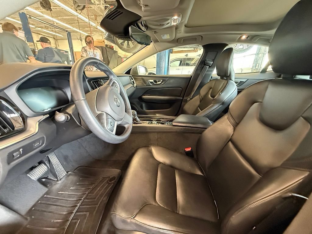 Used 2019 Volvo S60 T6 Momentum w/ Multimedia Package AWD/4WD image 9