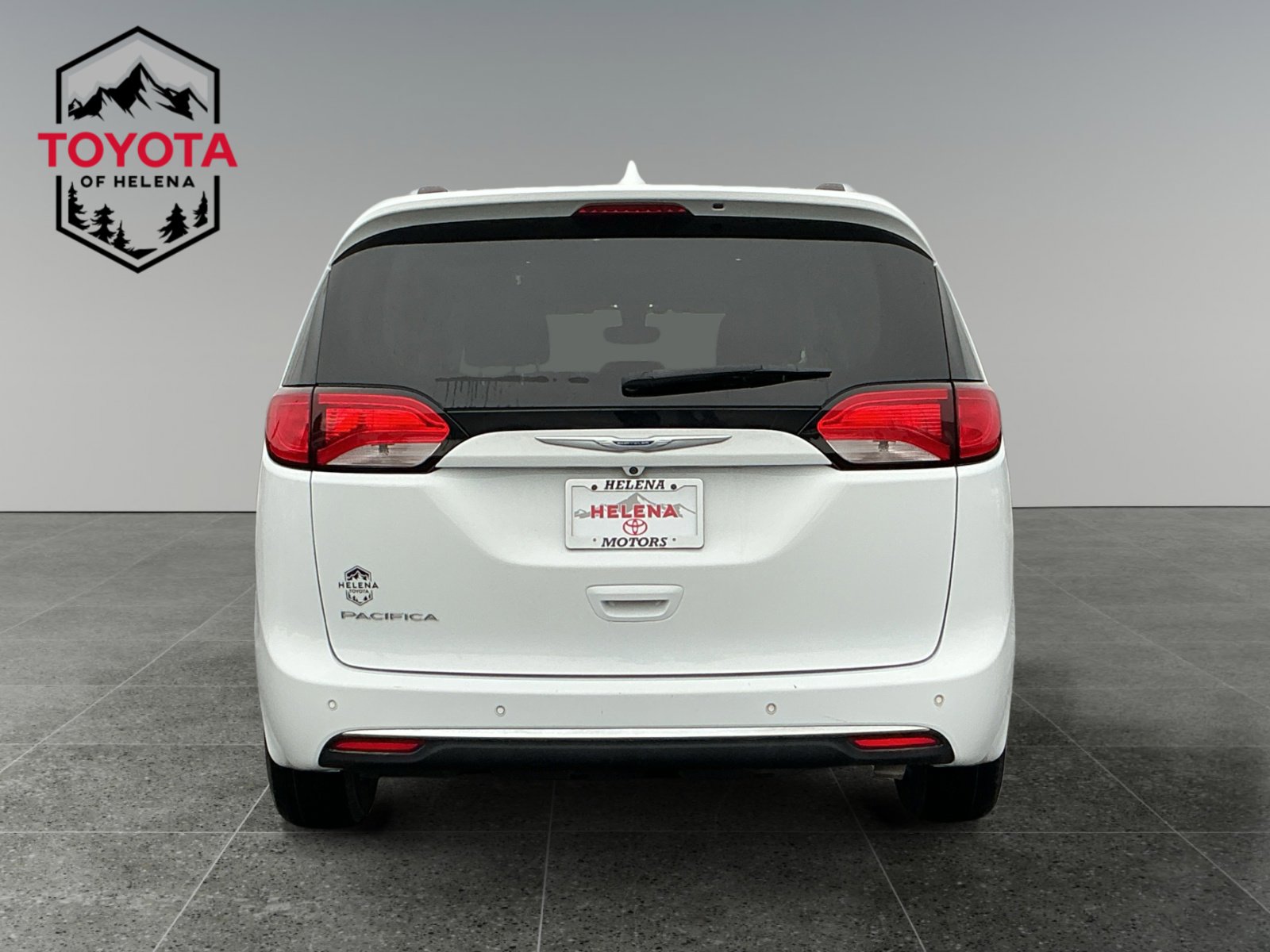 Used 2020 Chrysler Pacifica Touring-L Plus image 4