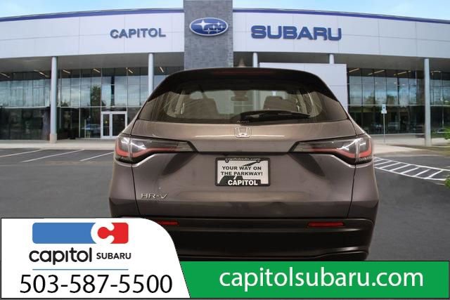 Used 2023 Honda HR-V LX image 4