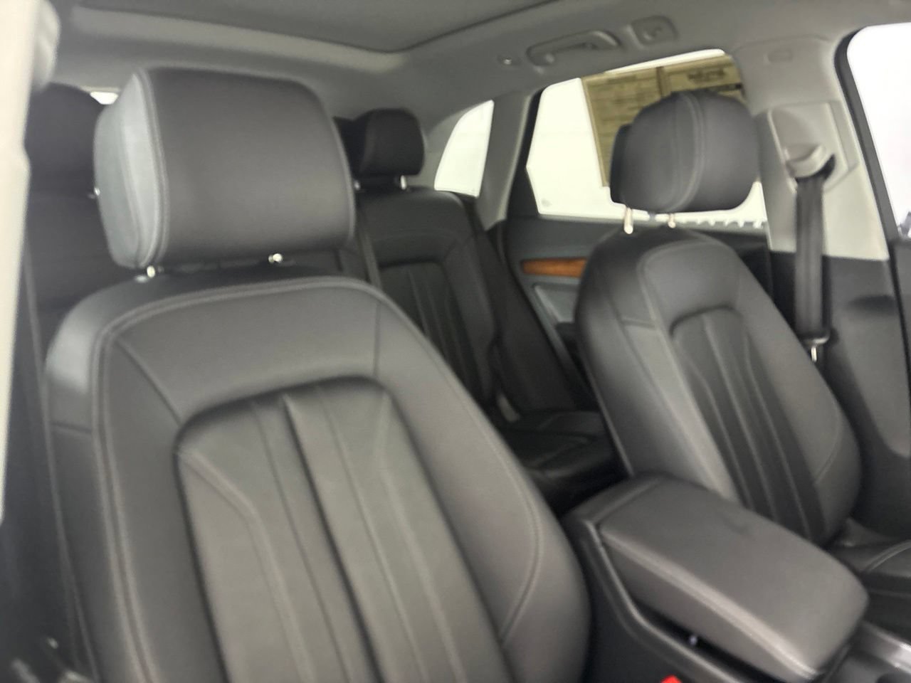 Used 2023 Audi Q5 2.0T Premium w/ Convenience Package AWD/4WD image 29