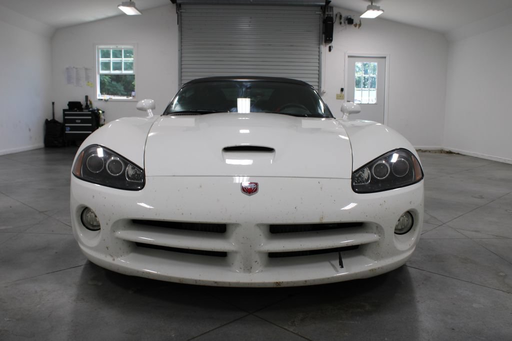 Used 2004 Dodge Viper SRT-10 RWD image 3