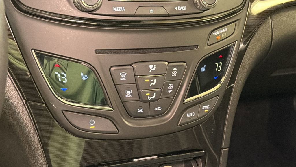 Used 2014 Buick Regal Premium w/ Driver Confidence Package #2 image 25