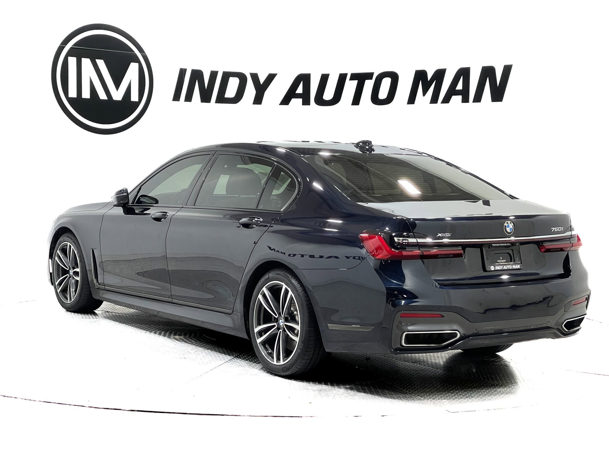 Used 2021 BMW 750i xDrive w/ Executive Package image 6