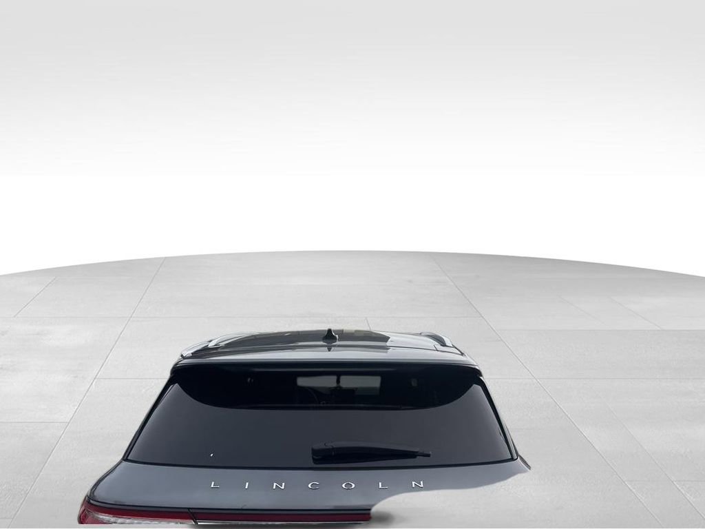 Used 2021 Lincoln Corsair AWD w/ Rear Removable Package Tray image 5