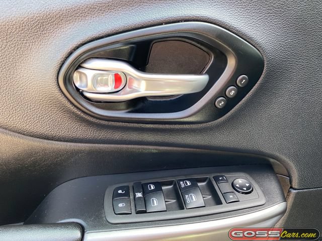 Used 2022 Jeep Cherokee Limited w/ Mopar Interior Package AWD/4WD image 26