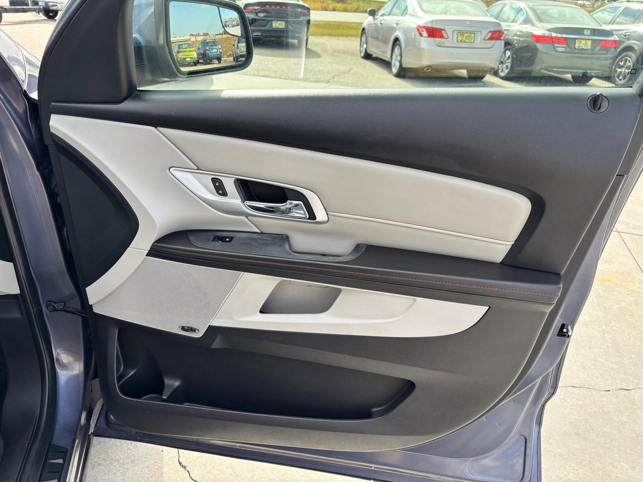 Used 2013 GMC Terrain SLT image 27