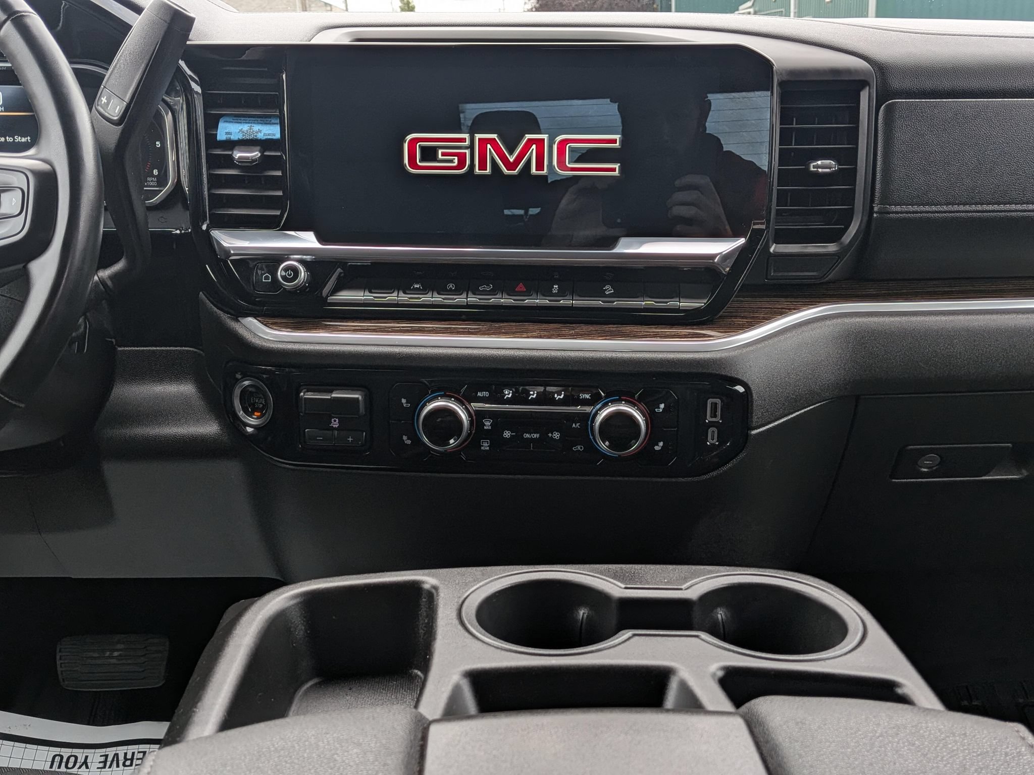 Used 2024 GMC Sierra 1500 Elevation w/ X31 Off-Road Package AWD/4WD image 11