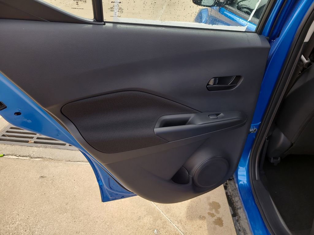 Certified 2025 Nissan Kicks Play S image 12