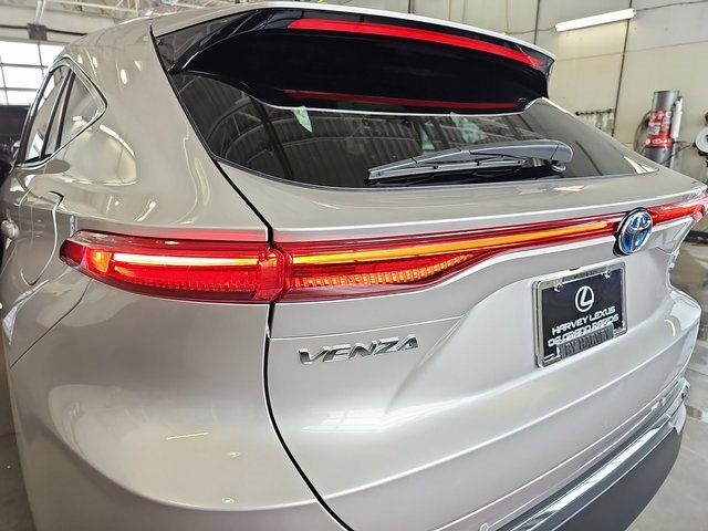 Used 2021 Toyota Venza image 34