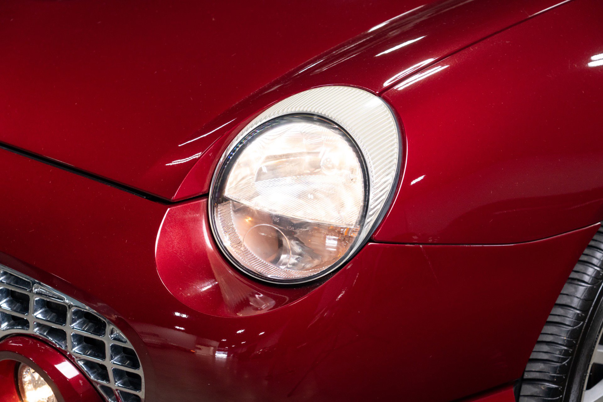 Used 2004 Ford Thunderbird Deluxe image 9