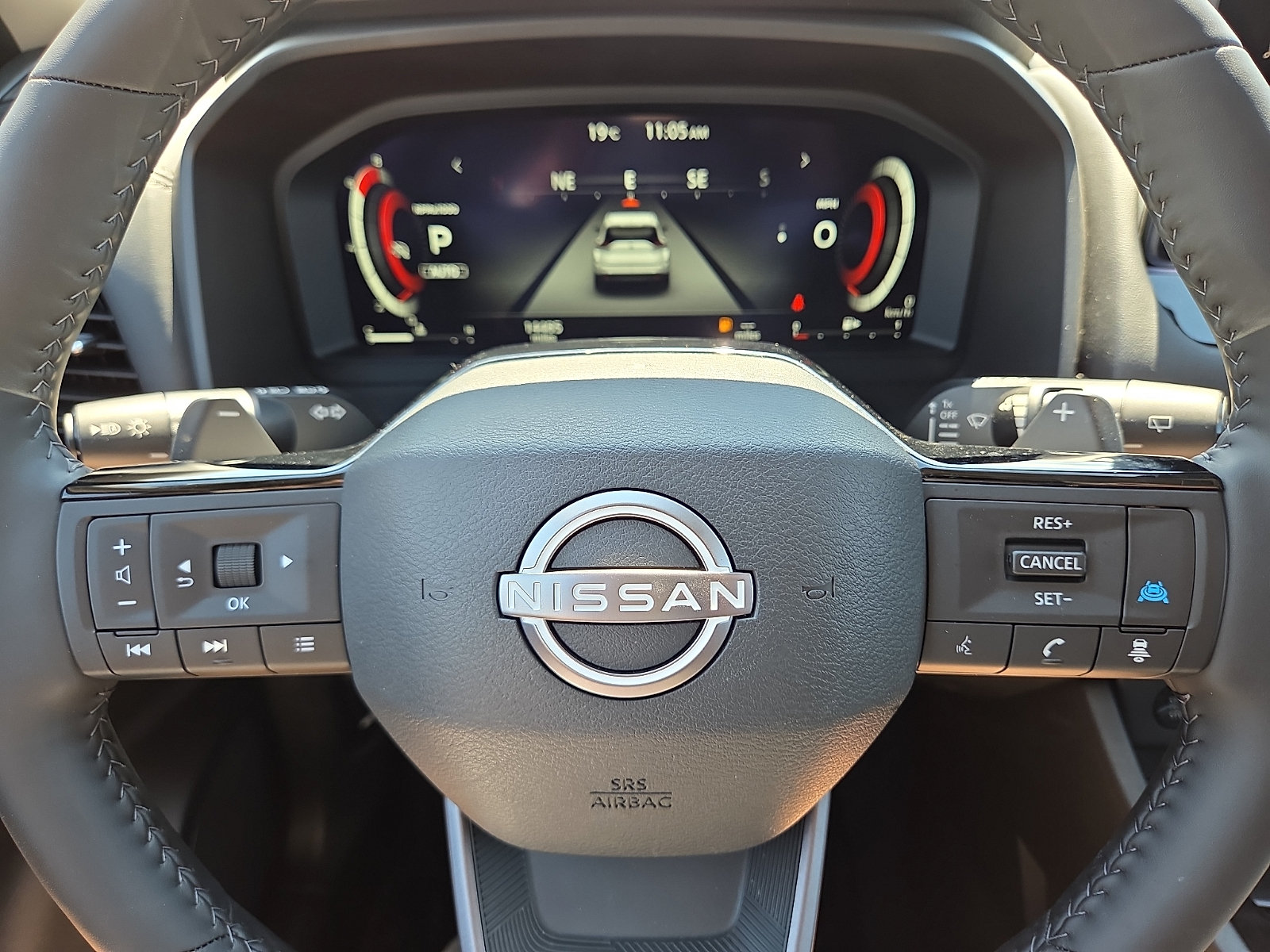 Used 2025 Nissan Rogue SL AWD/4WD image 24