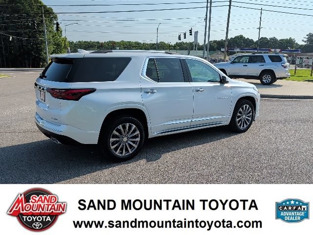 Used 2022 Chevrolet Traverse Premier FWD image 3