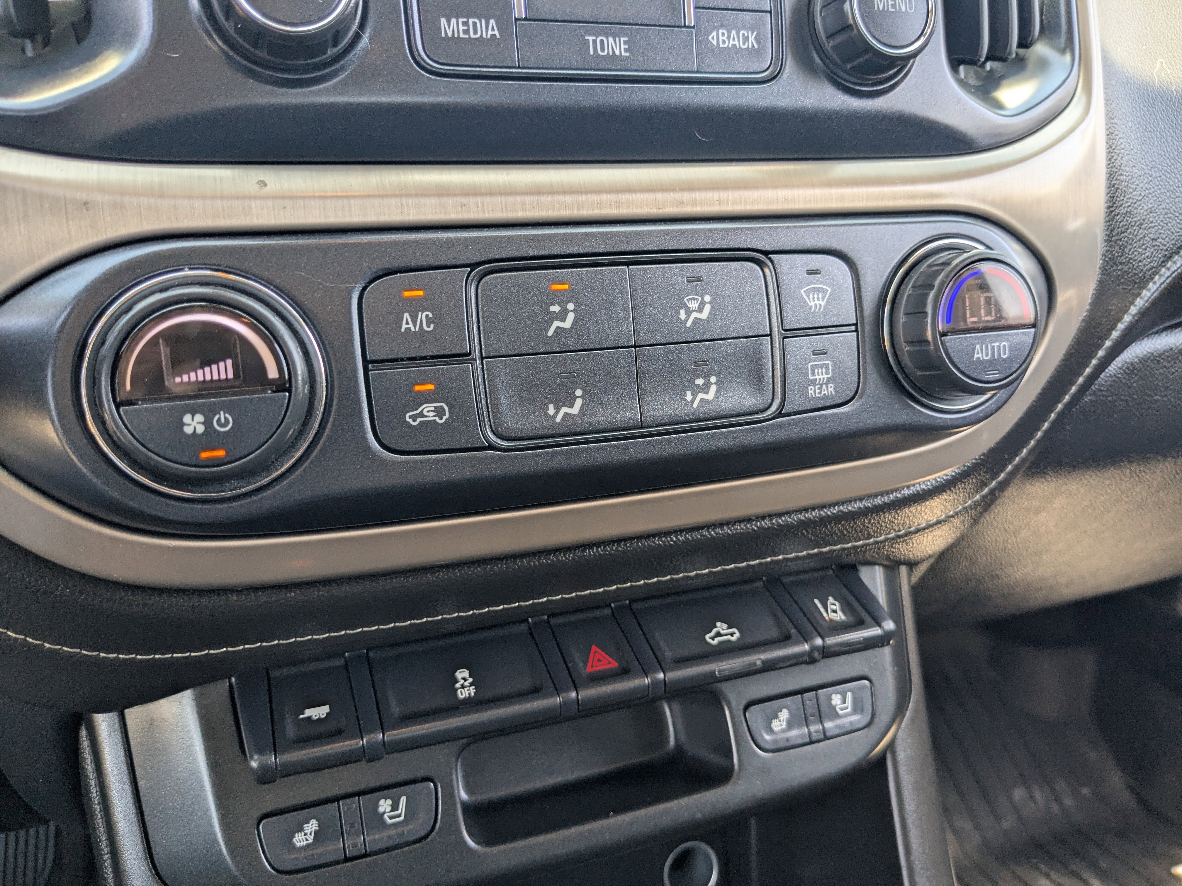Used 2018 GMC Canyon Denali RWD image 26