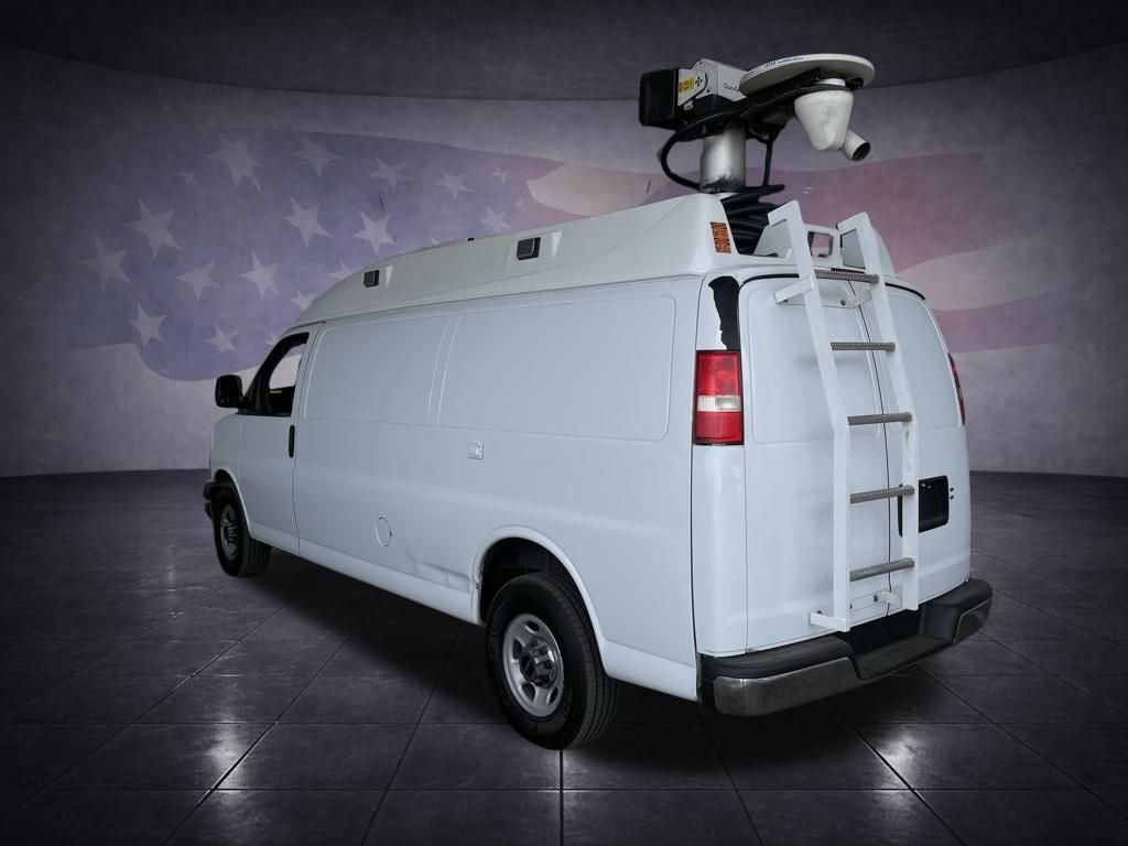 Used 2014 GMC Savana 3500 Extended RWD image 3
