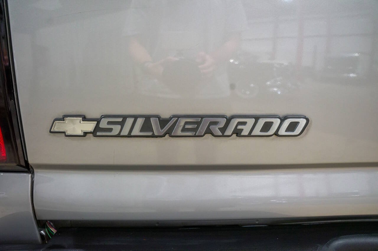Used 2006 Chevrolet Silverado 1500 LT w/ Onstar Plus Package AWD/4WD image 23