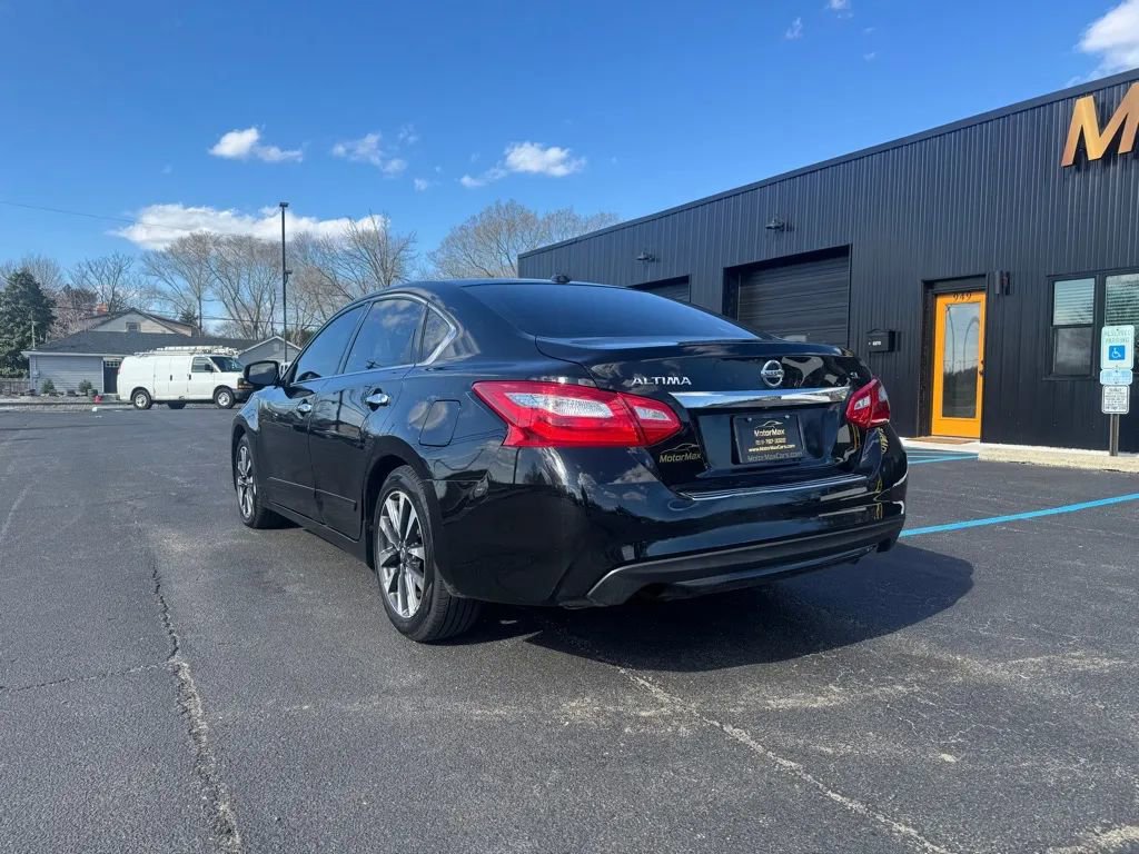 Used 2016 Nissan Altima 2.5 SL w/ 2.5 Technology w/LED Package image 2
