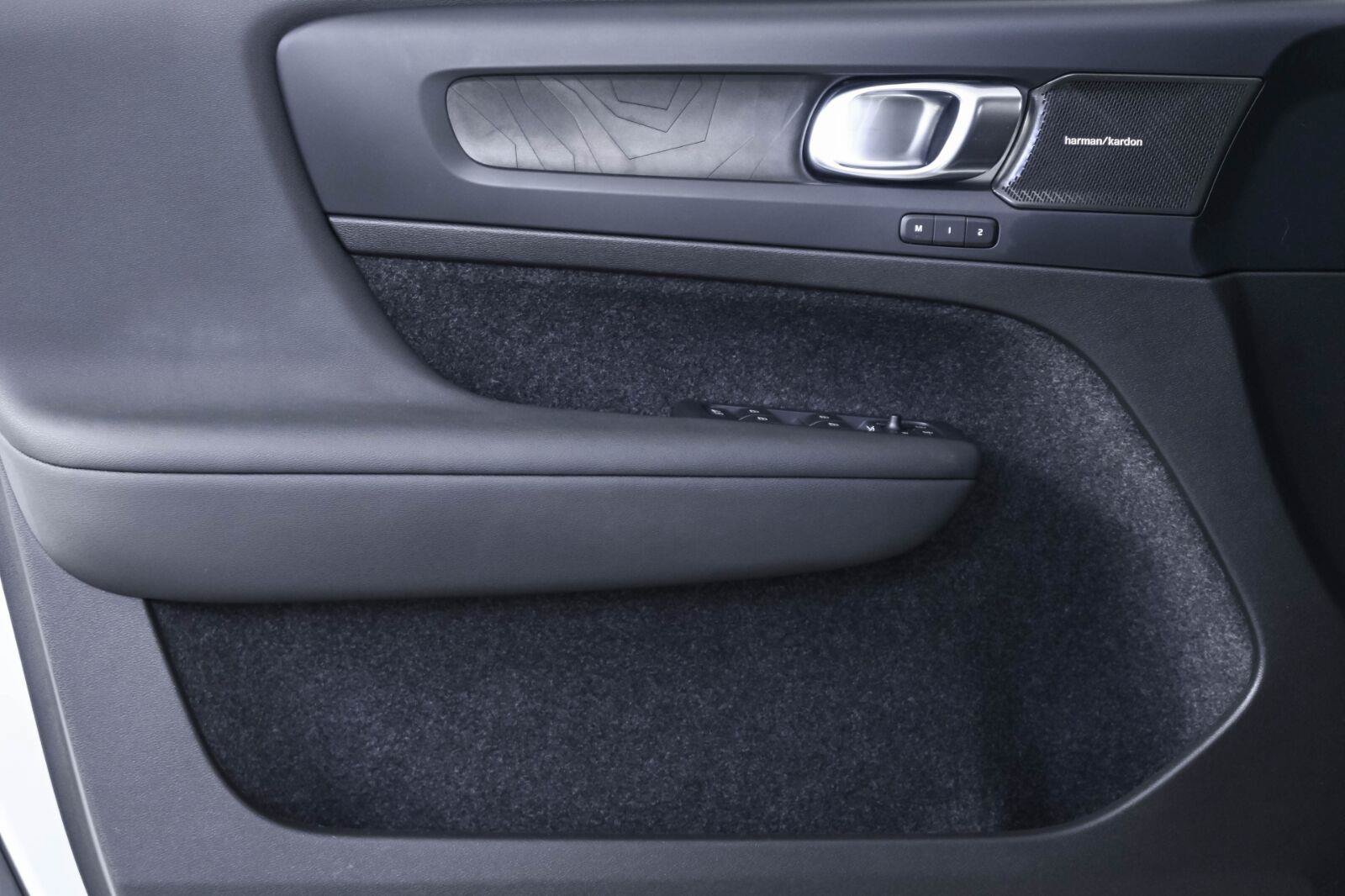 Certified 2024 Volvo C40 Recharge Ultimate AWD/4WD image 7