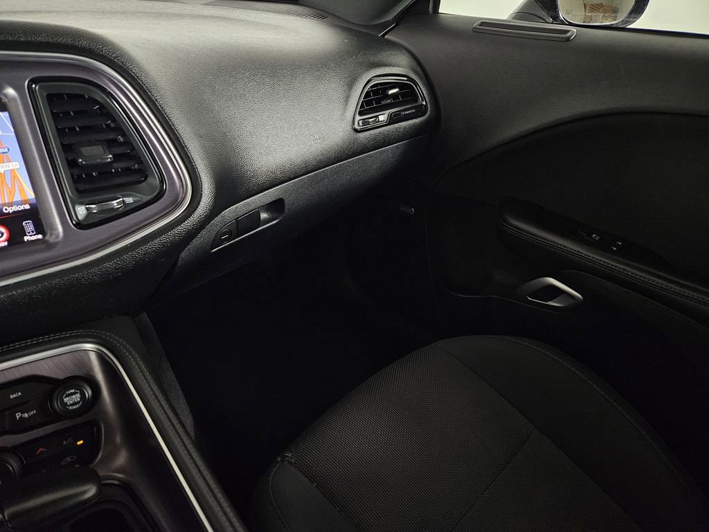 Used 2016 Dodge Challenger R/T RWD image 10