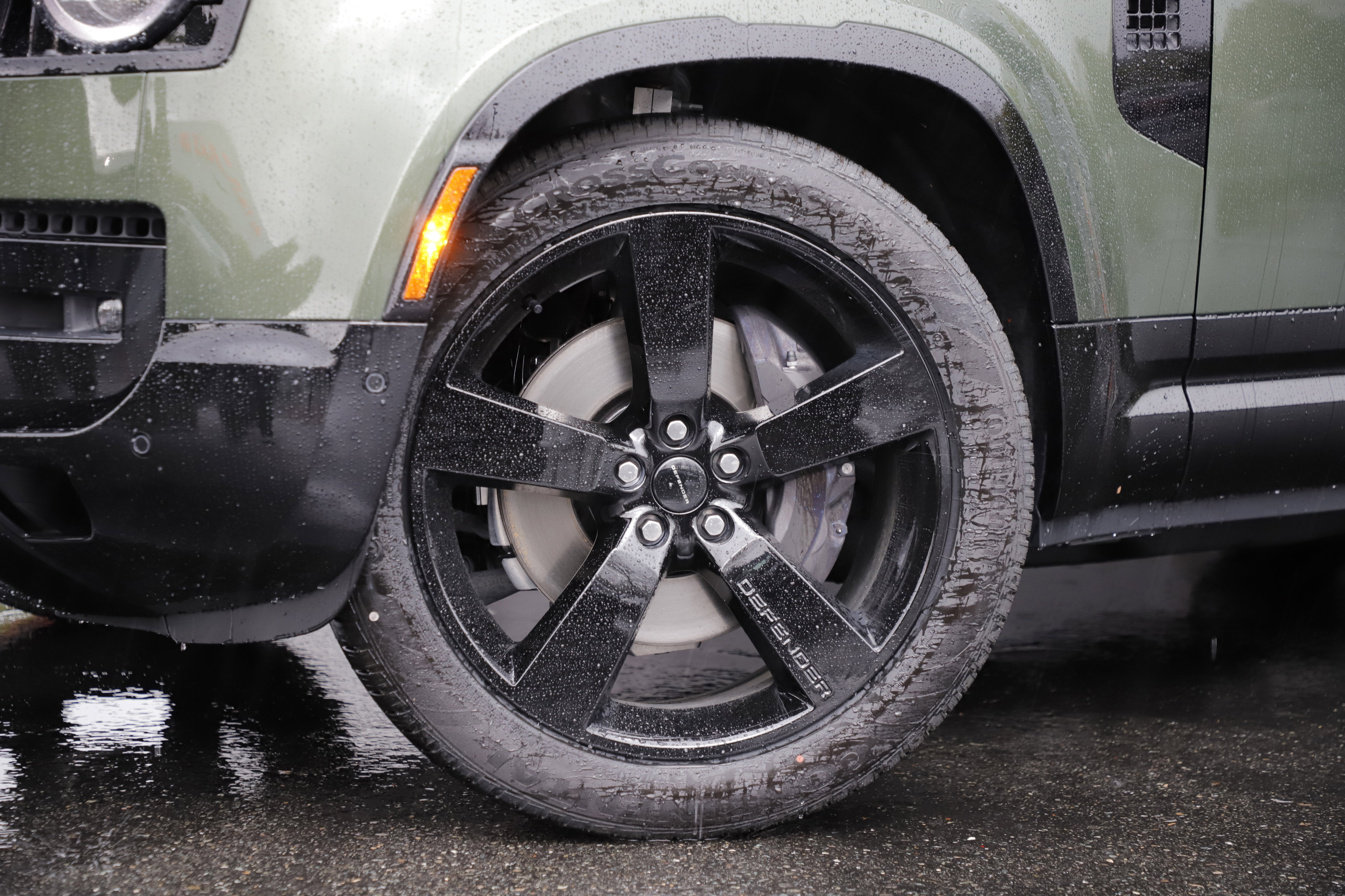 New 2026 Land Rover Defender 110 X-Dynamic SE AWD/4WD image 2