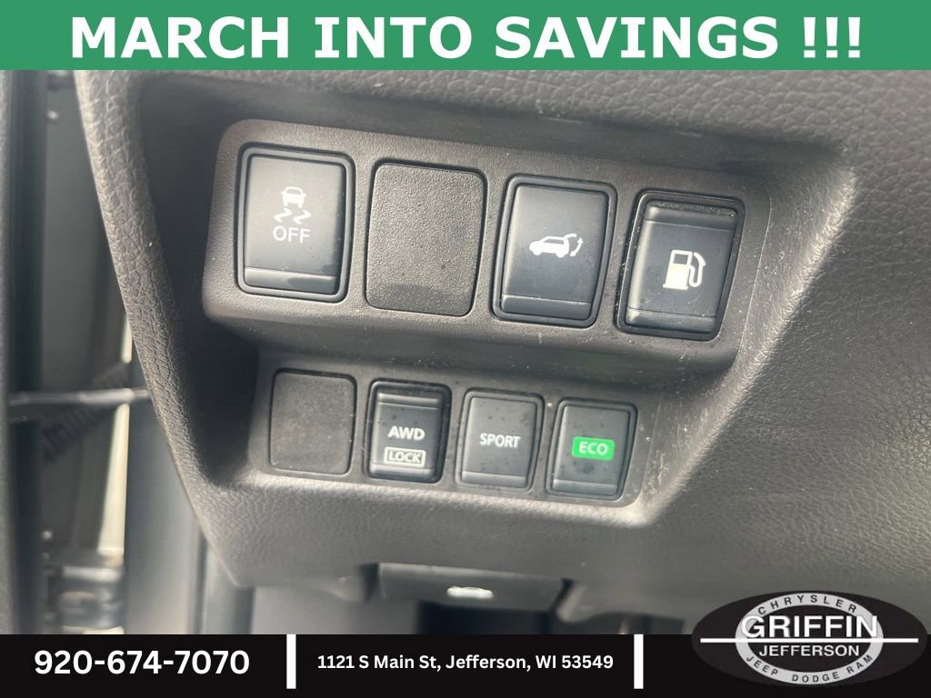 Used 2018 Nissan Rogue SV image 14