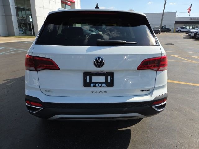 Used 2022 Volkswagen Taos SEL w/ Panoramic Sunroof Package image 7