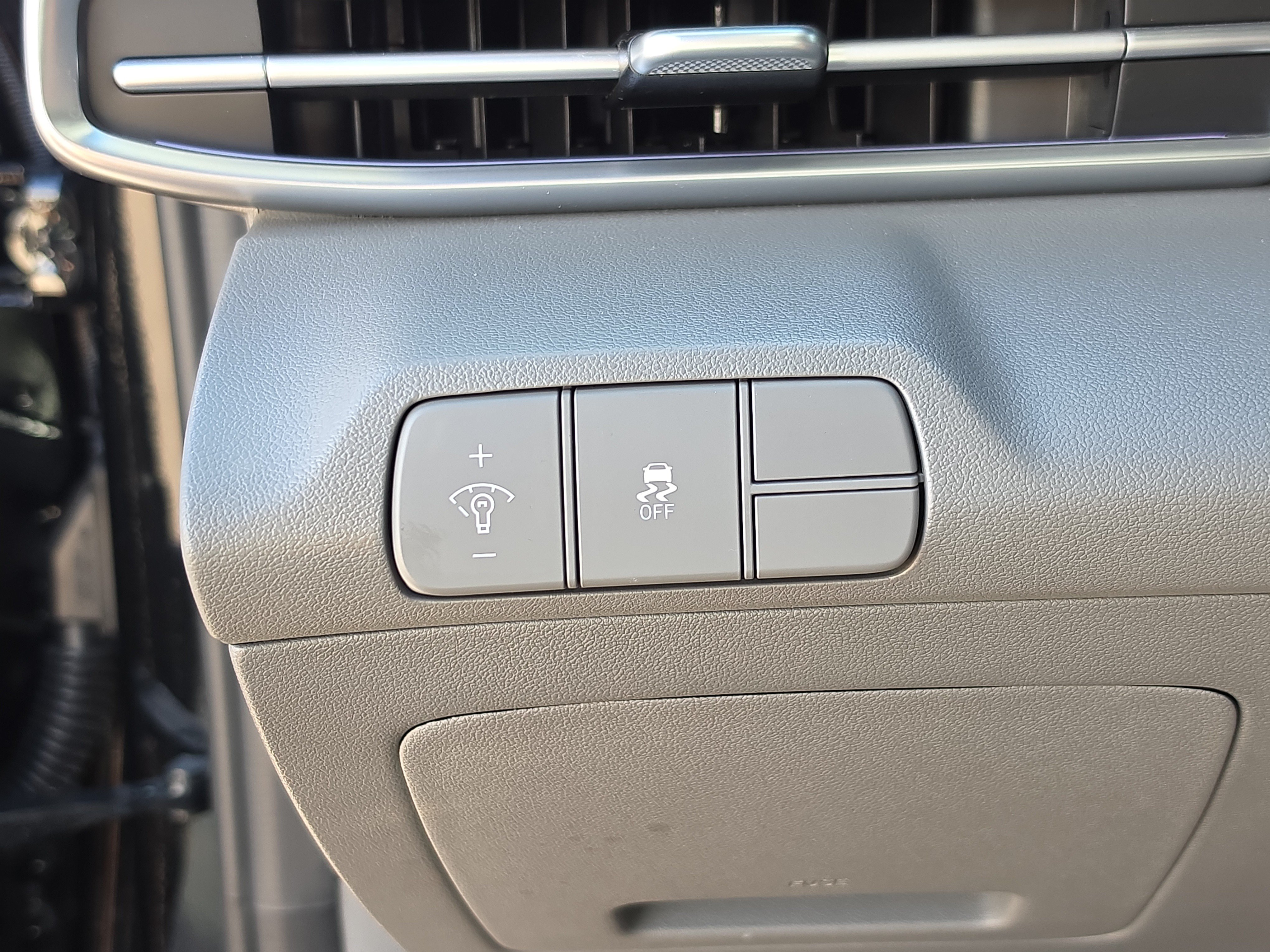 Used 2024 Hyundai Elantra SEL FWD image 26
