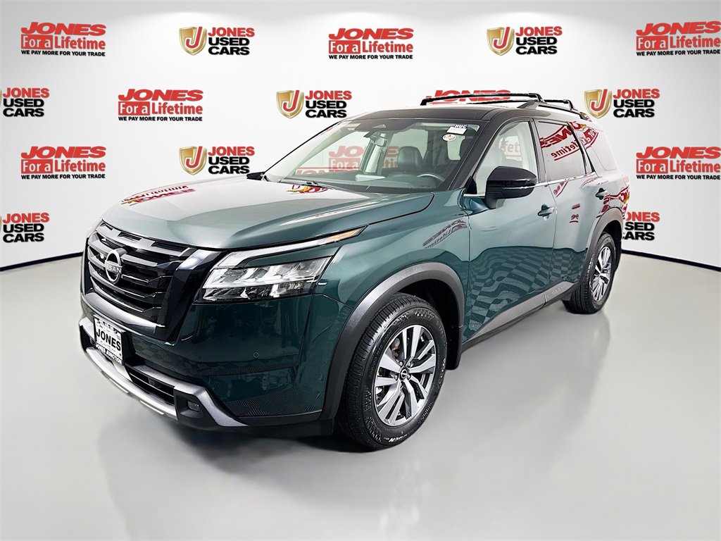 Certified 2023 Nissan Pathfinder SL w/ Black Appearance Package image 13